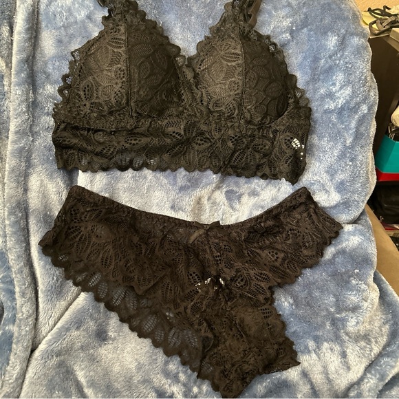 COPY - Lingerie Set Sz small Black Lace Bralette Bra Matching  Panties High L… - Picture 3 of 12